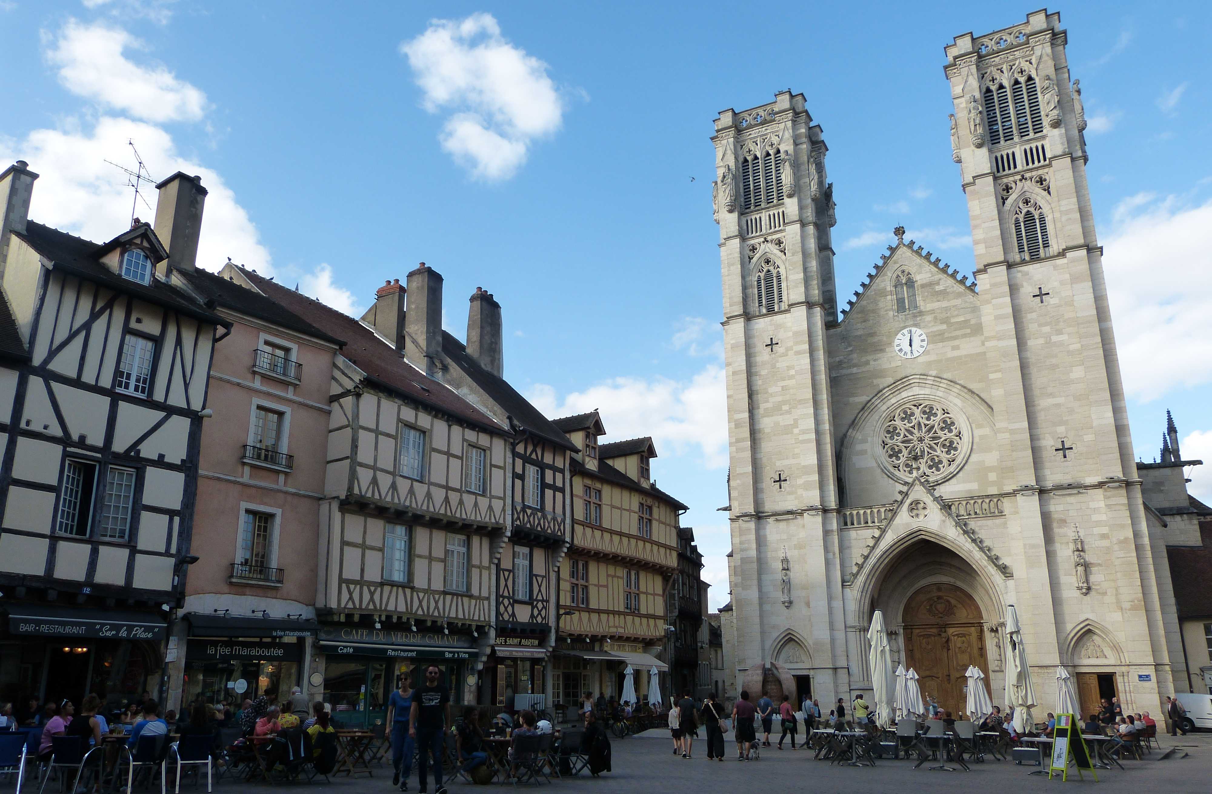 The main square in Chalon-sur-Saône with its cathedral