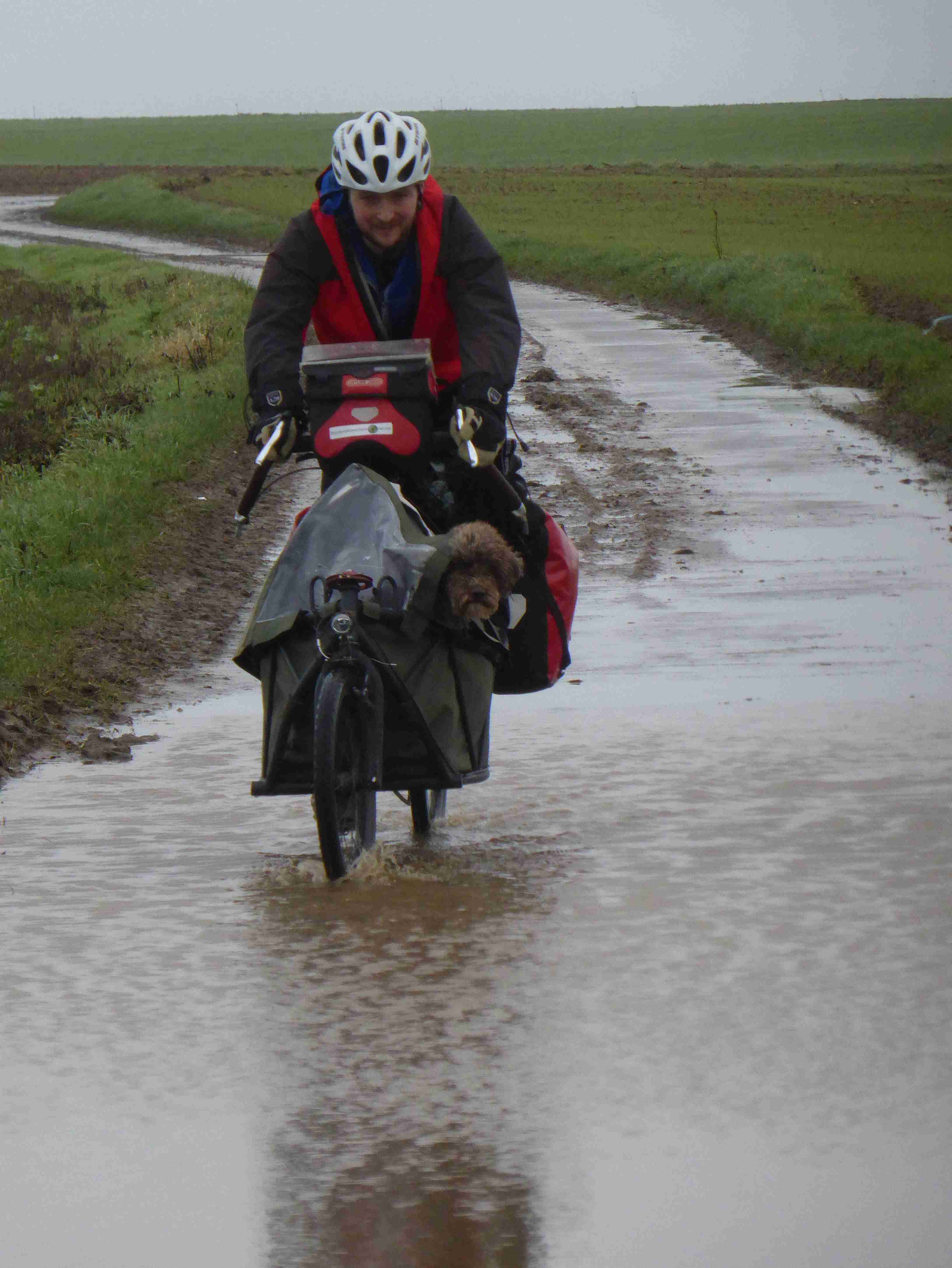 A classic day along the saddle: wet and miserable