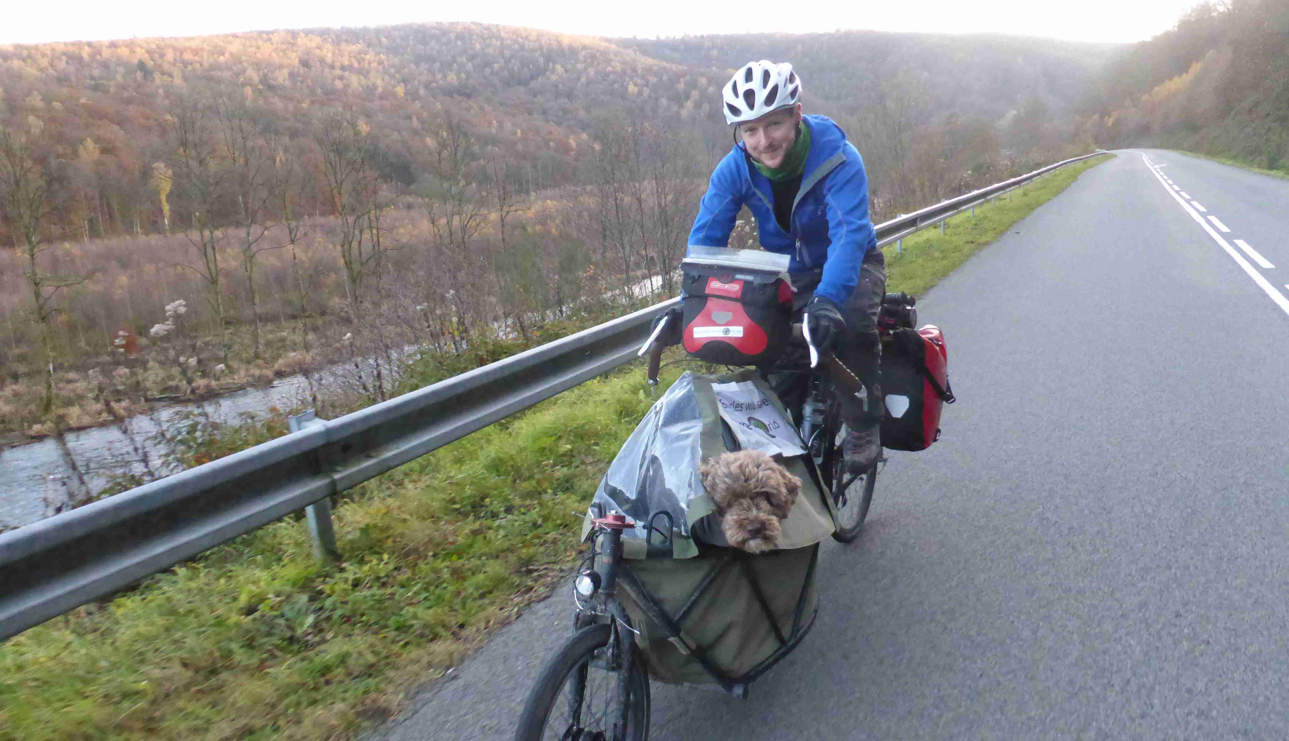 Following the river Semois through the last French Ardennes before entering Belgium